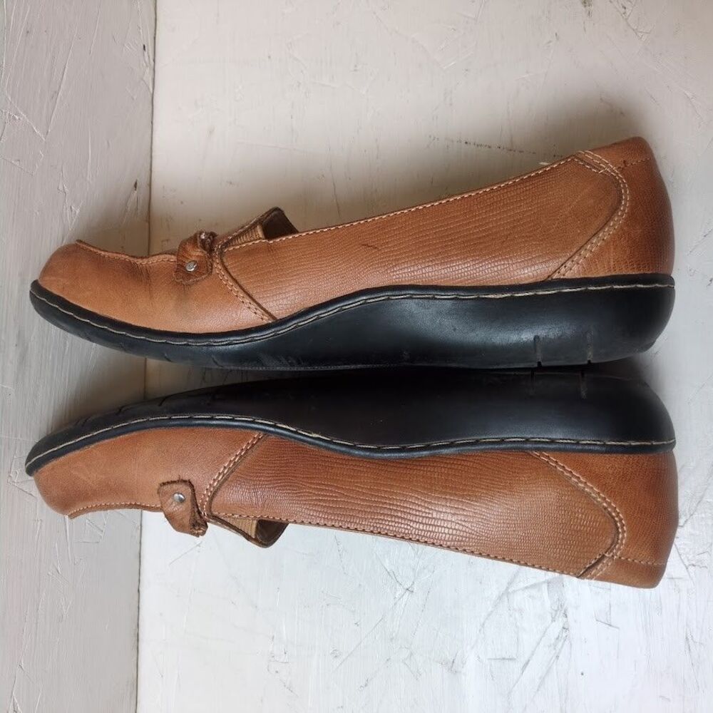 Clarks Brown Leather Slip On Shoes Women's Size 10 M Soft Cushion Loafers - Picture 5 of 7